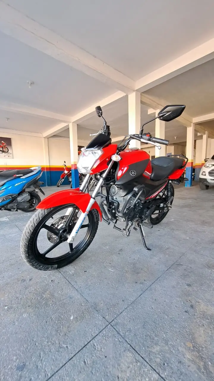 YAMAHA YBR 150 FACTOR ED FRENTE ESQUERDA